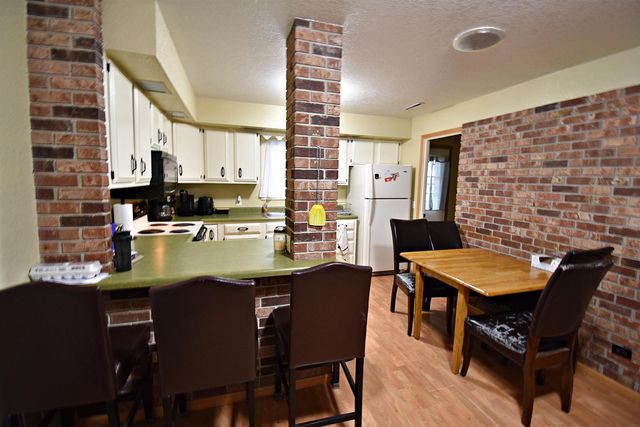 112 NW 9th Avenue, Independence, IA 50644