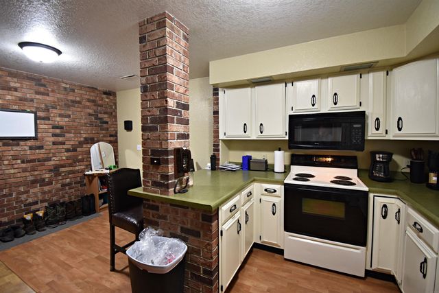 112 NW 9th Avenue, Independence, IA 50644