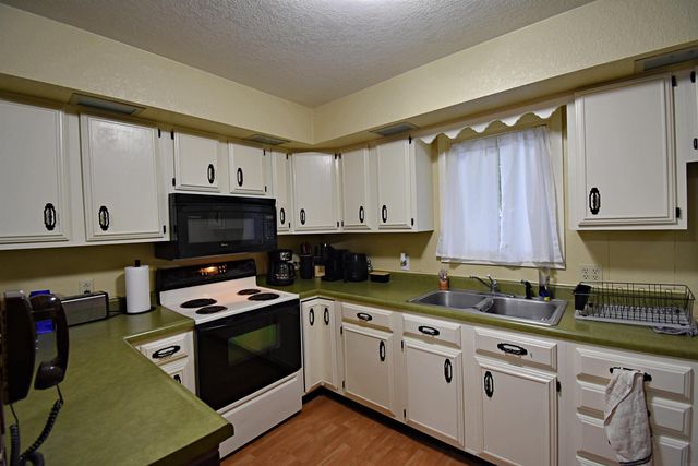 112 NW 9th Avenue, Independence, IA 50644