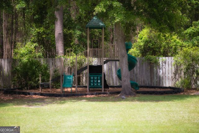 87 Lighthouse Way, Woodbine, GA 31569