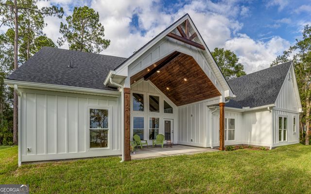 87 Lighthouse Way, Woodbine, GA 31569