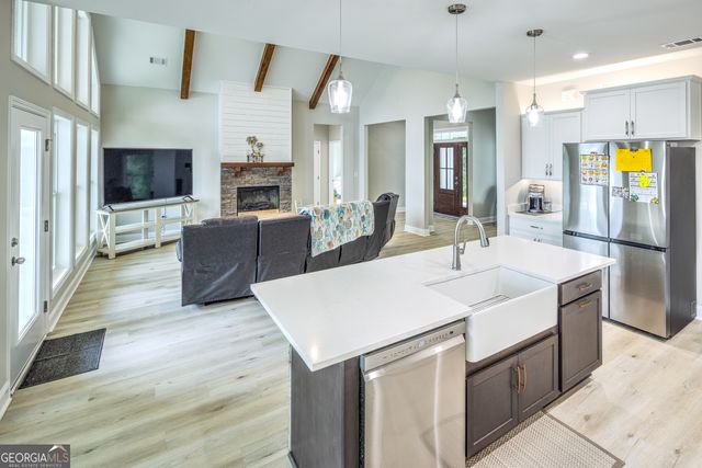 87 Lighthouse Way, Woodbine, GA 31569