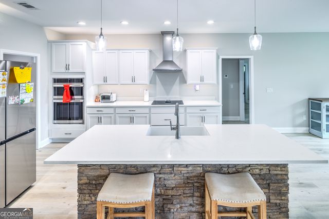 87 Lighthouse Way, Woodbine, GA 31569