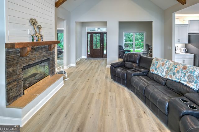 87 Lighthouse Way, Woodbine, GA 31569