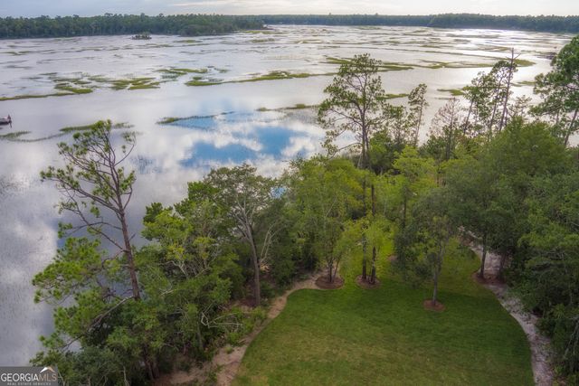 87 Lighthouse Way, Woodbine, GA 31569