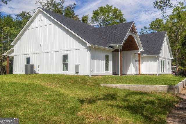 87 Lighthouse Way, Woodbine, GA 31569