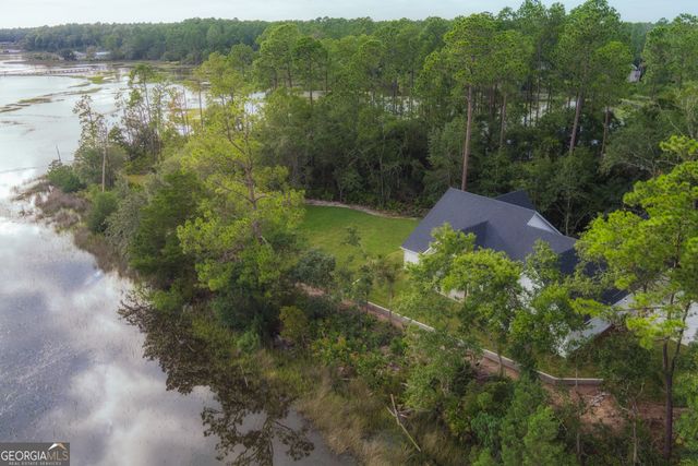 87 Lighthouse Way, Woodbine, GA 31569