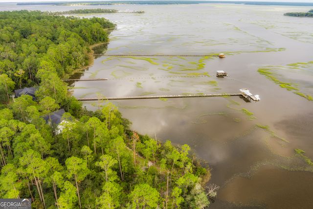 87 Lighthouse Way, Woodbine, GA 31569