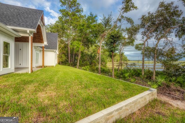 87 Lighthouse Way, Woodbine, GA 31569