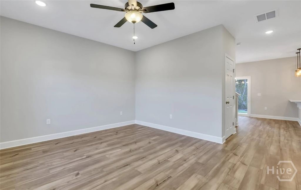 Image 3 of property listing at 227 Haisley Run, Guyton, GA 31312