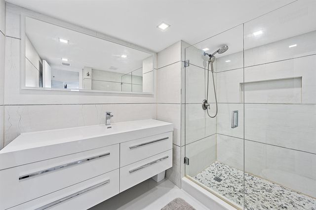 5200 N Ocean Drive 203, Singer Island, FL 33404