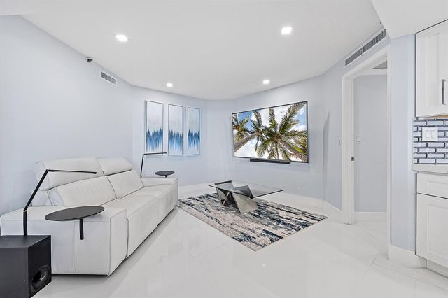 5200 N Ocean Drive 203, Singer Island, FL 33404