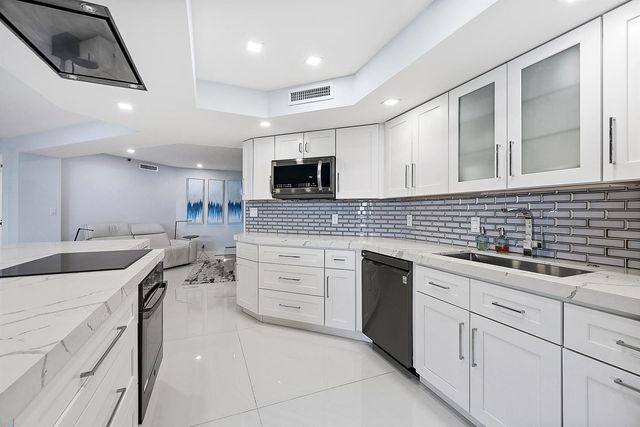 5200 N Ocean Drive 203, Singer Island, FL 33404