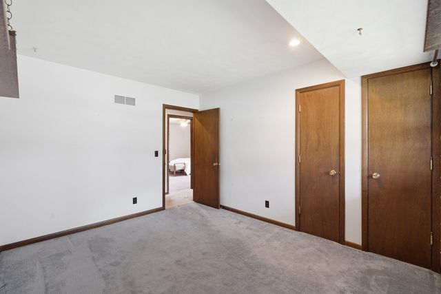 1918 W Garfield Street, Davenport, IA 52804