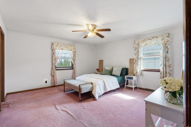 1918 W Garfield Street, Davenport, IA 52804