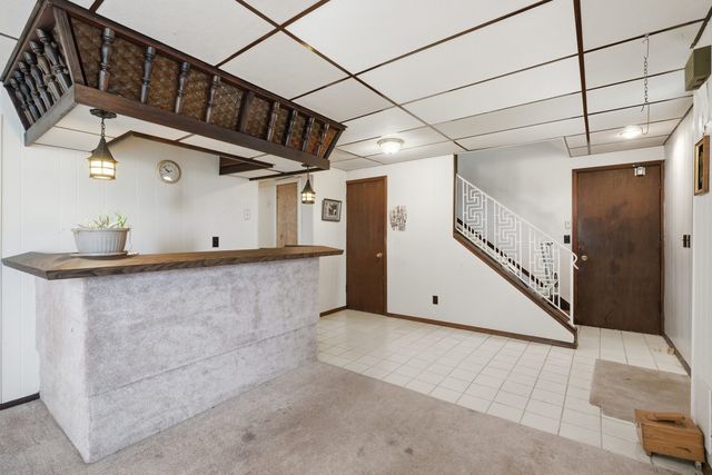 1918 W Garfield Street, Davenport, IA 52804