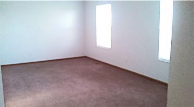 11740 Ridgeway Drive, St Joseph, MO 64505