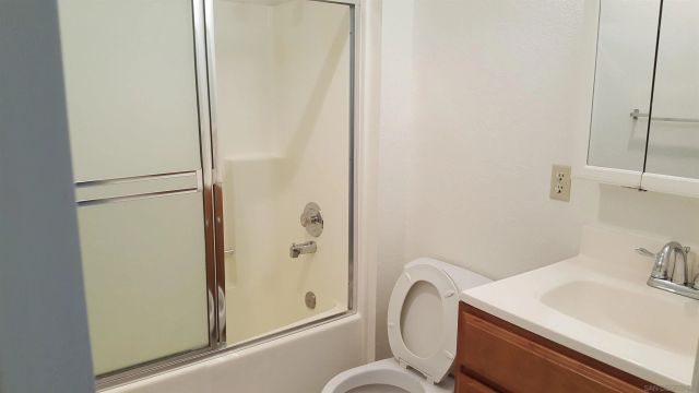 417 N Citrus Ave 29, Escondido, CA 92027