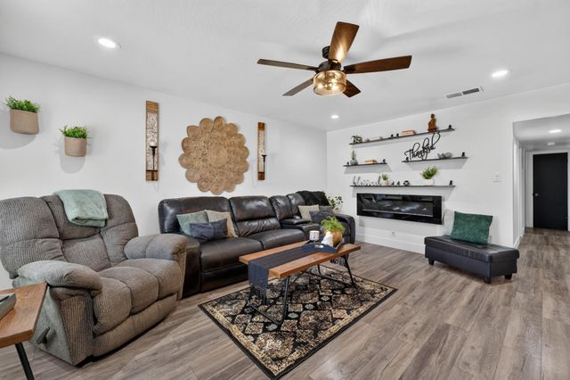 6238 Westbrook Dr, Citrus Heights, CA 95621