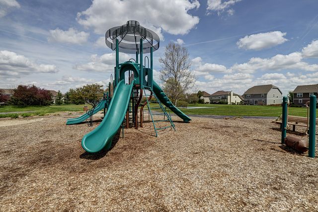26910 Summergrove Drive, Plainfield, IL 60585