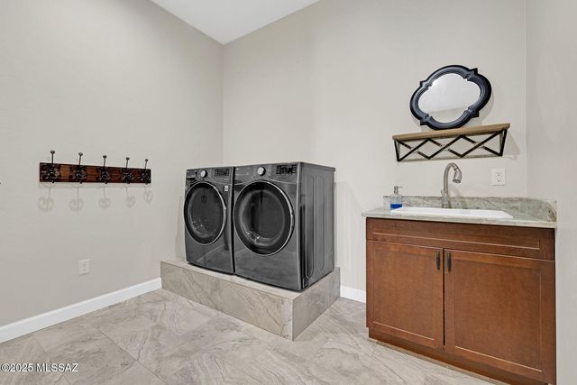 3855 W Potvin Lane, Tucson, AZ 85742