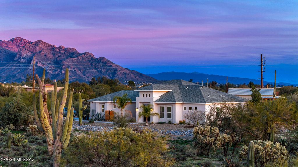 3855 W Potvin Lane, Tucson, AZ 85742