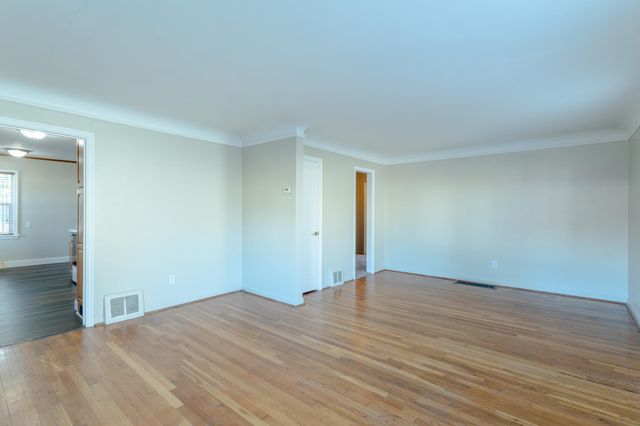 5917 N Lincoln St, Spokane, WA 99205