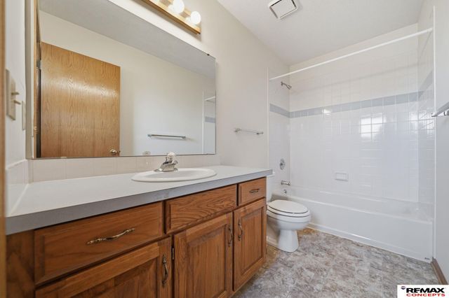 7644 Baldwin Avenue, Lincoln, NE 68507