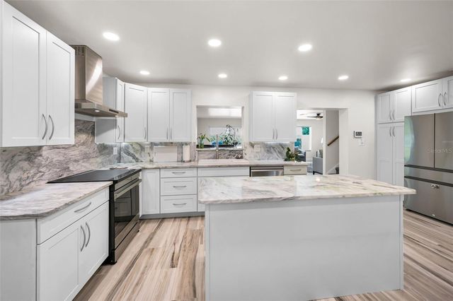 1620 SEA BREEZE DRIVE, Tarpon Springs, FL 34689