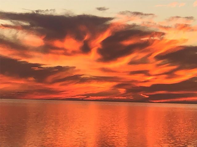 1620 SEA BREEZE DRIVE, Tarpon Springs, FL 34689