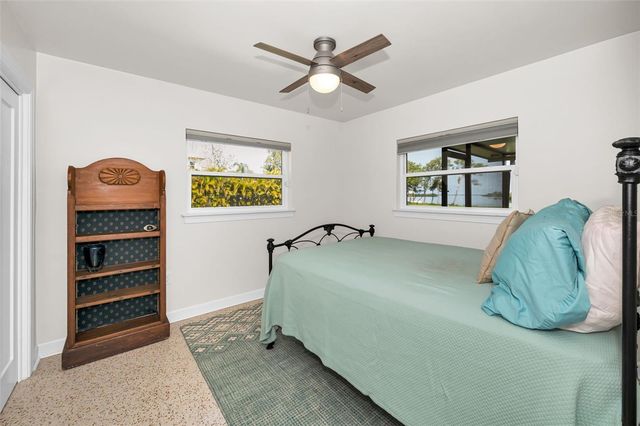1620 SEA BREEZE DRIVE, Tarpon Springs, FL 34689