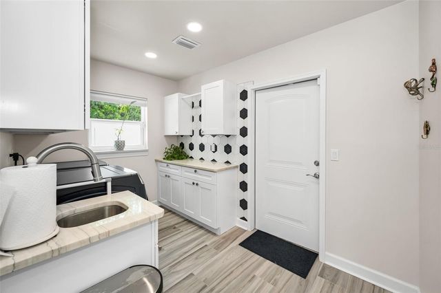 1620 SEA BREEZE DRIVE, Tarpon Springs, FL 34689