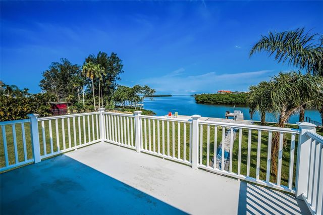 1620 SEA BREEZE DRIVE, Tarpon Springs, FL 34689