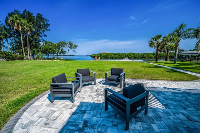 1620 SEA BREEZE DRIVE, Tarpon Springs, FL 34689
