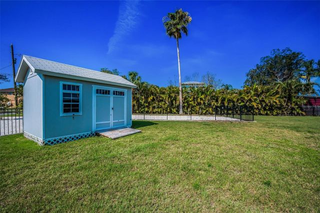 1620 SEA BREEZE DRIVE, Tarpon Springs, FL 34689
