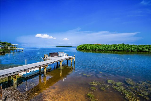 1620 SEA BREEZE DRIVE, Tarpon Springs, FL 34689