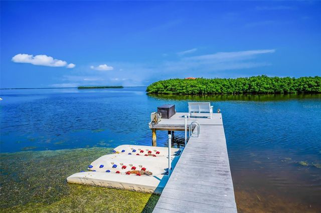 1620 SEA BREEZE DRIVE, Tarpon Springs, FL 34689