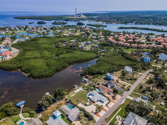1620 SEA BREEZE DRIVE, Tarpon Springs, FL 34689