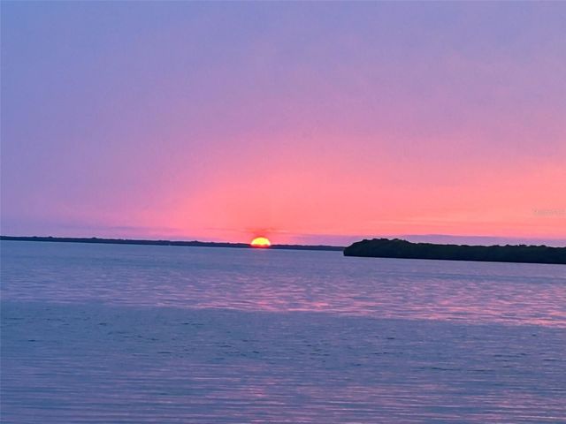 1620 SEA BREEZE DRIVE, Tarpon Springs, FL 34689