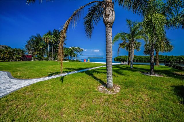 1620 SEA BREEZE DRIVE, Tarpon Springs, FL 34689