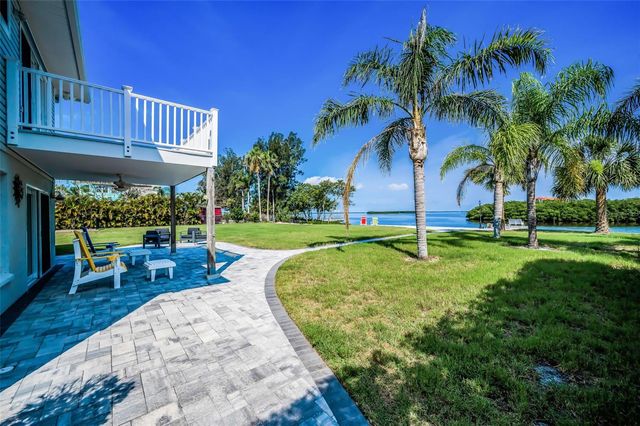 1620 SEA BREEZE DRIVE, Tarpon Springs, FL 34689