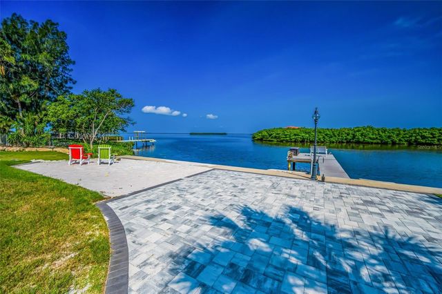1620 SEA BREEZE DRIVE, Tarpon Springs, FL 34689