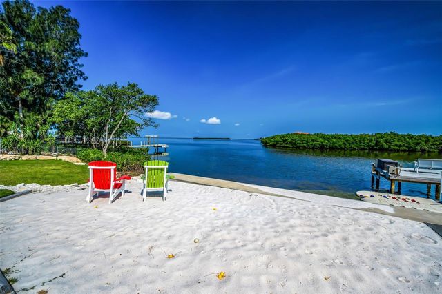 1620 SEA BREEZE DRIVE, Tarpon Springs, FL 34689