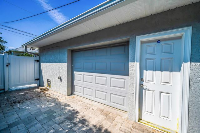 1620 SEA BREEZE DRIVE, Tarpon Springs, FL 34689