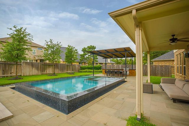 63 W Deer River Circle, The Woodlands, TX 77389