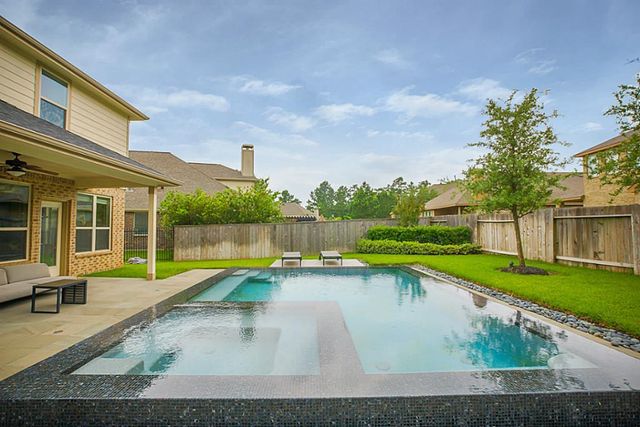 63 W Deer River Circle, The Woodlands, TX 77389
