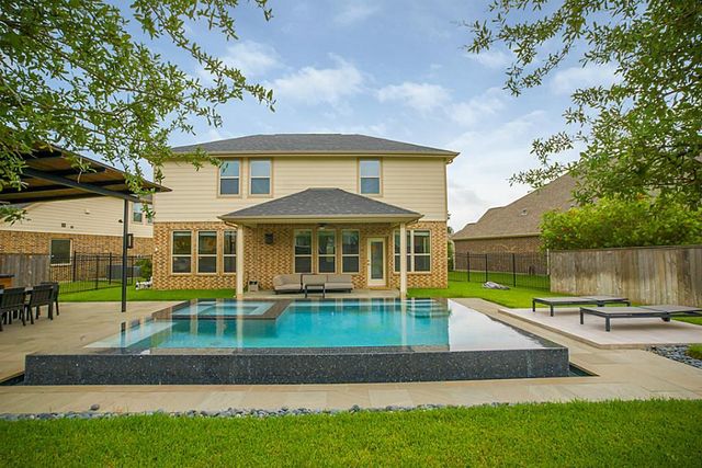 63 W Deer River Circle, The Woodlands, TX 77389