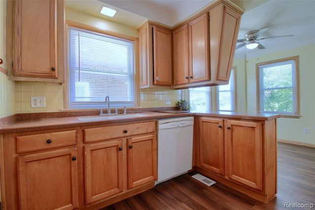 17084 Stricker Avenue, Eastpointe, MI 48021