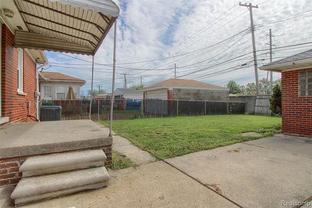 17084 Stricker Avenue, Eastpointe, MI 48021