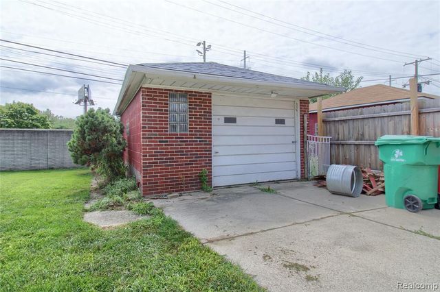 17084 Stricker Avenue, Eastpointe, MI 48021